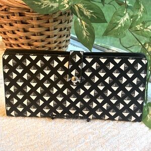 Vera Bradley black, white and gray geometric slim wallet/organizer